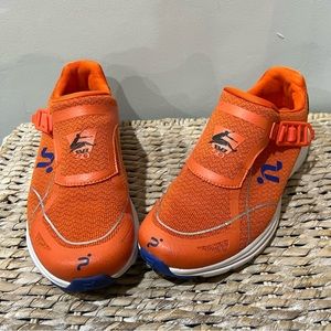 Pierce running shoes laceless Orange Women’s 8/8.5.